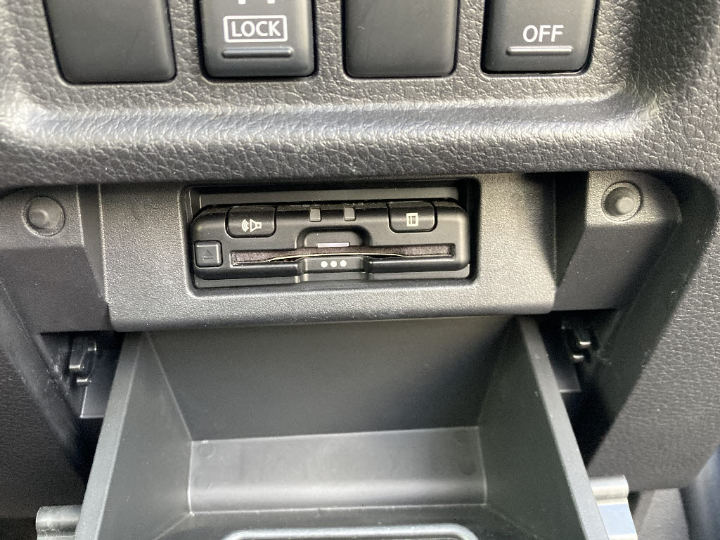 ニッサン エルグランド9枚目