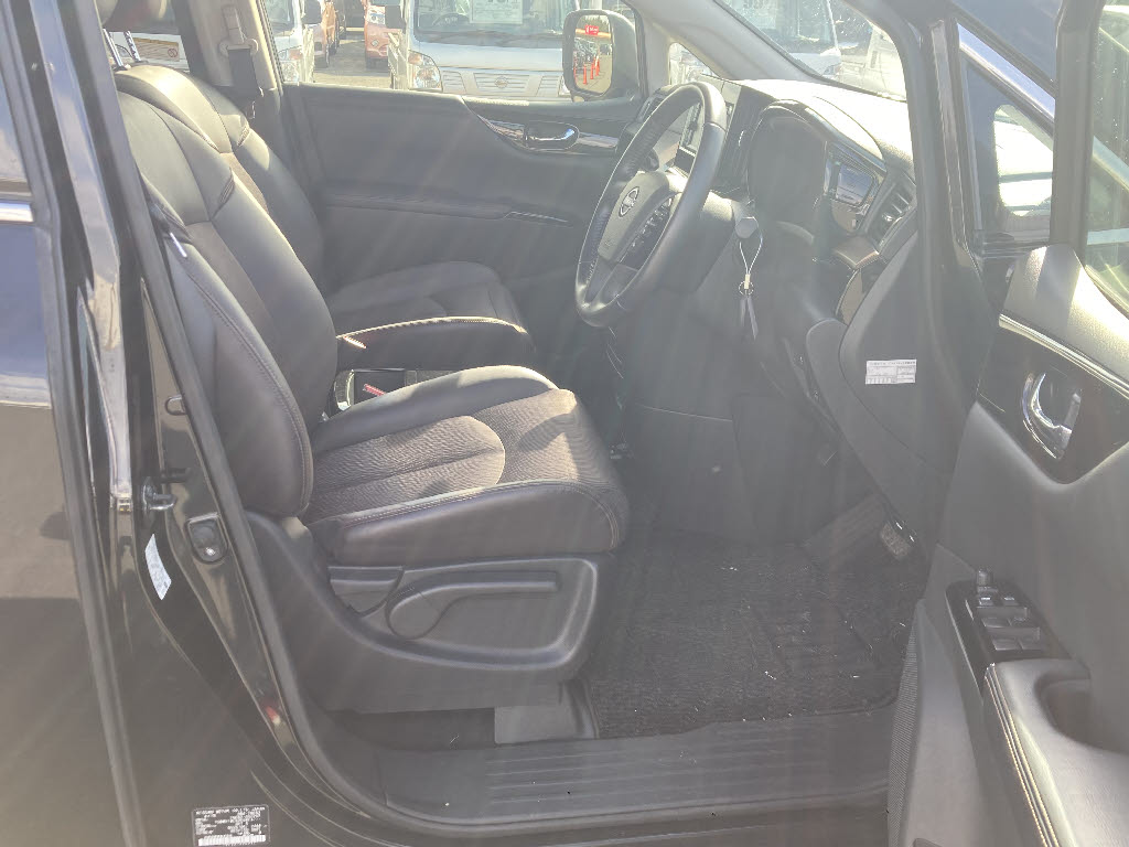 ニッサン エルグランド10枚目