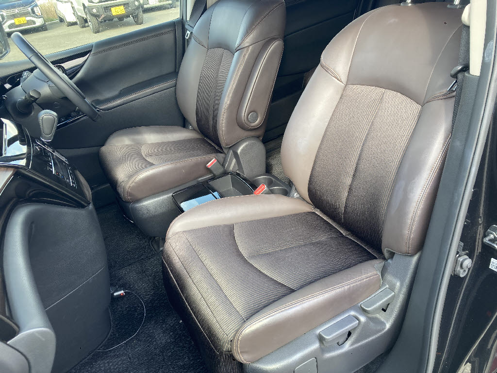 ニッサン エルグランド12枚目