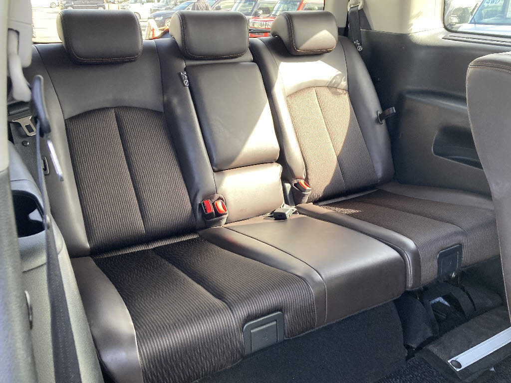 ニッサン エルグランド14枚目