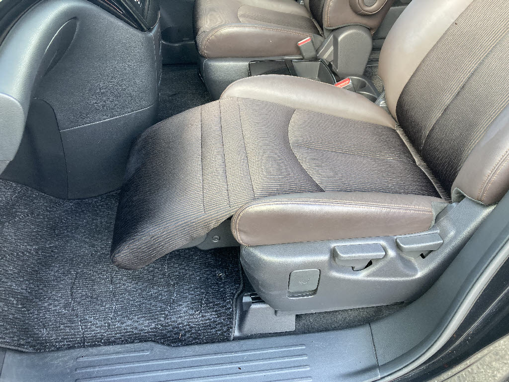 ニッサン エルグランド15枚目