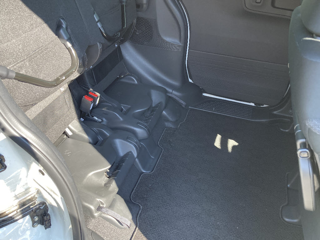 ホンダ N BOXカスタム17枚目