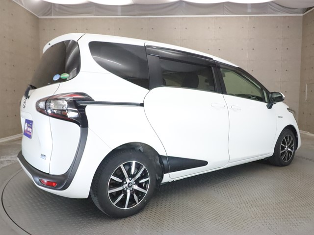 トヨタ シエンタ ハイブリッド1枚目