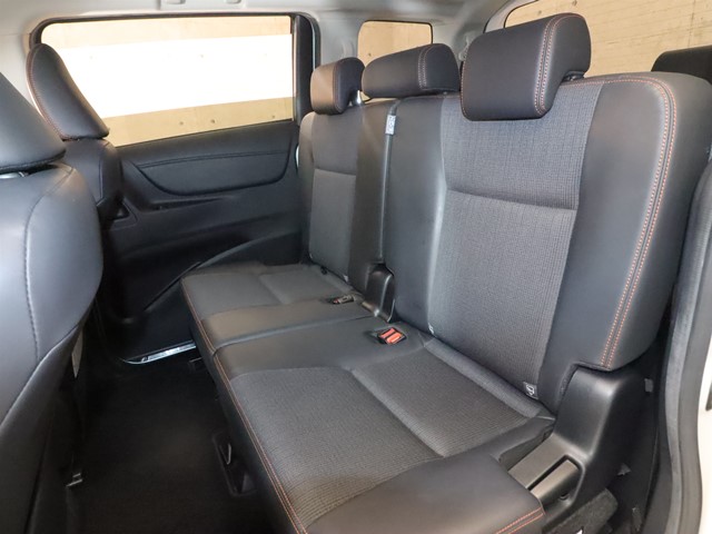 トヨタ シエンタ ハイブリッド6枚目