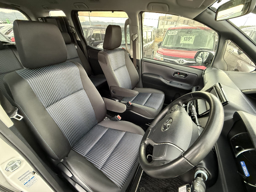 トヨタ ノア8枚目