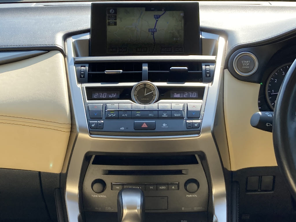 レクサス NX4枚目