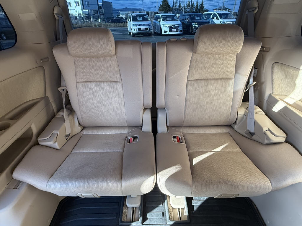 トヨタ ヴェルファイアハイブリッド10枚目