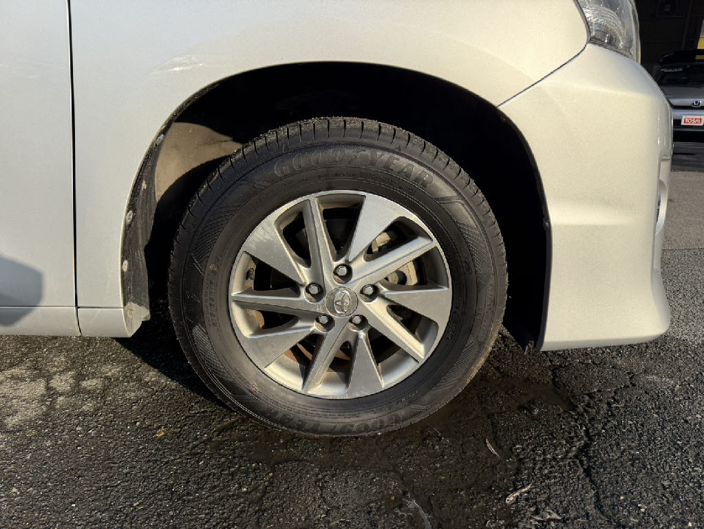 トヨタ ヴェルファイアハイブリッド13枚目