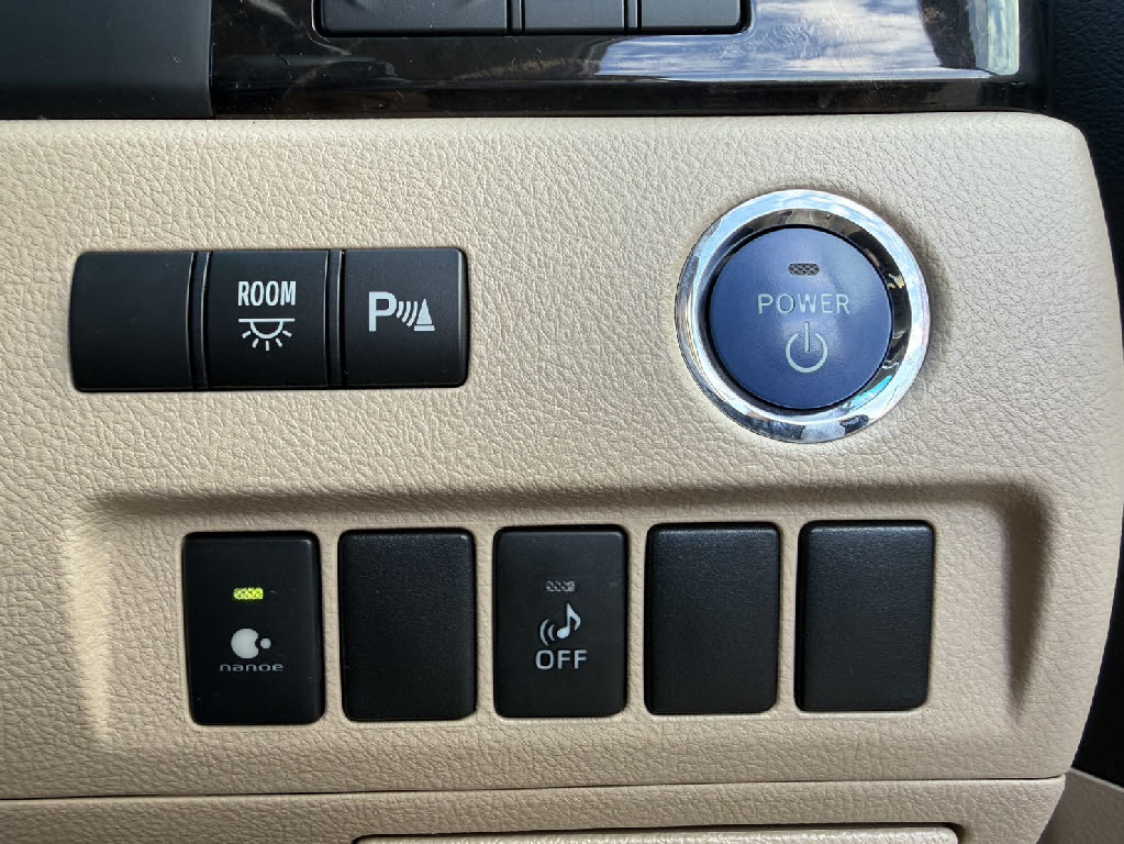 トヨタ ヴェルファイアハイブリッド4枚目