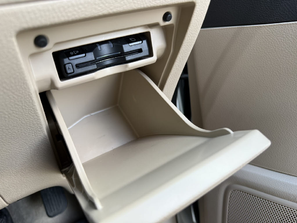 トヨタ ヴェルファイアハイブリッド5枚目