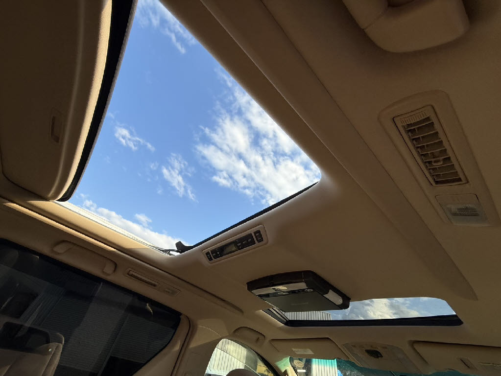 トヨタ ヴェルファイアハイブリッド7枚目