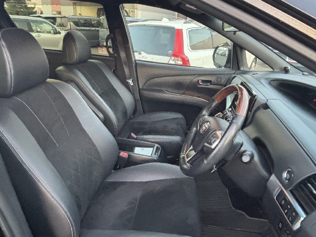 トヨタ エスティマ8枚目