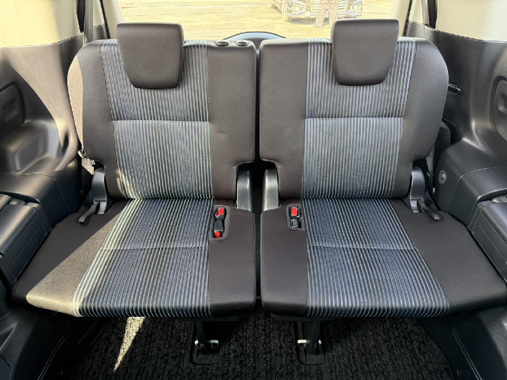 トヨタ ヴォクシー10枚目