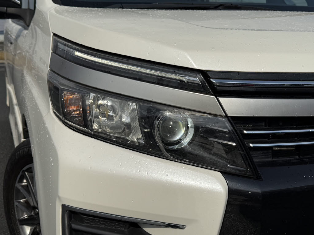 トヨタ ヴォクシー12枚目