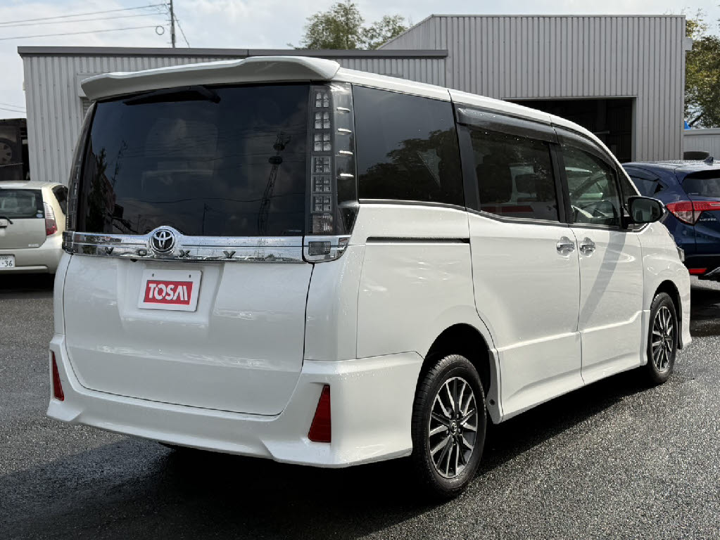 トヨタ ヴォクシー17枚目