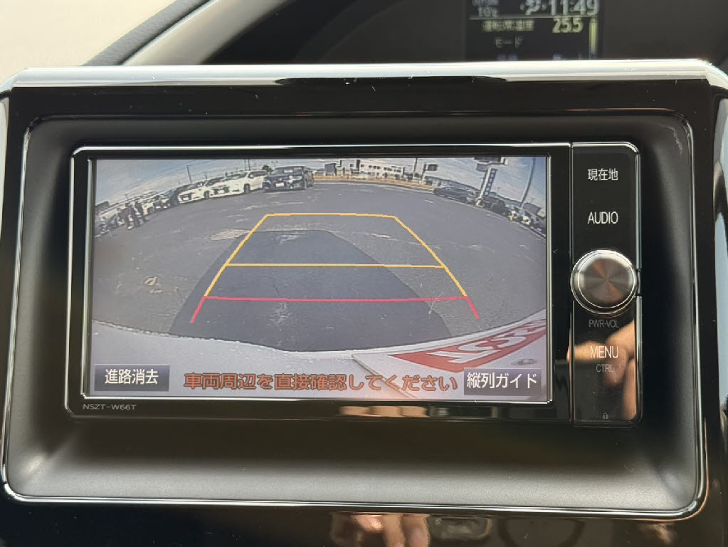 トヨタ ヴォクシー3枚目