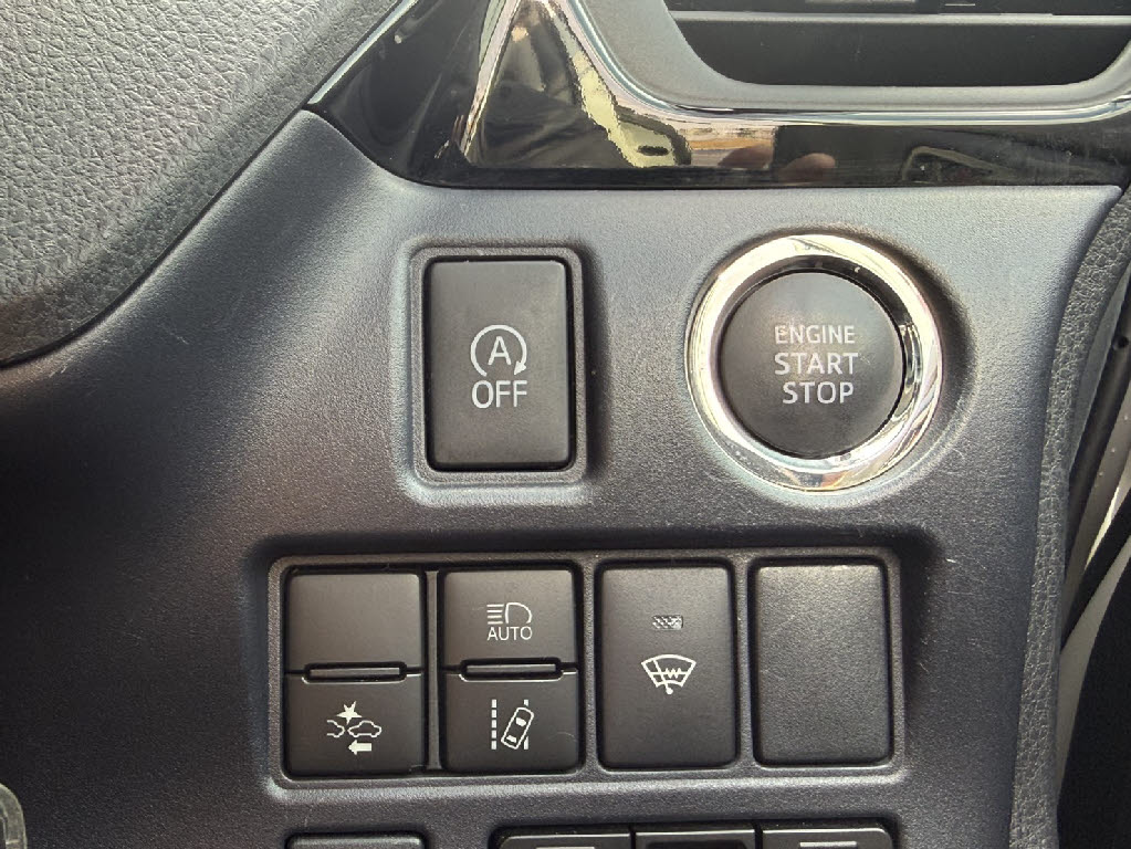 トヨタ ヴォクシー4枚目