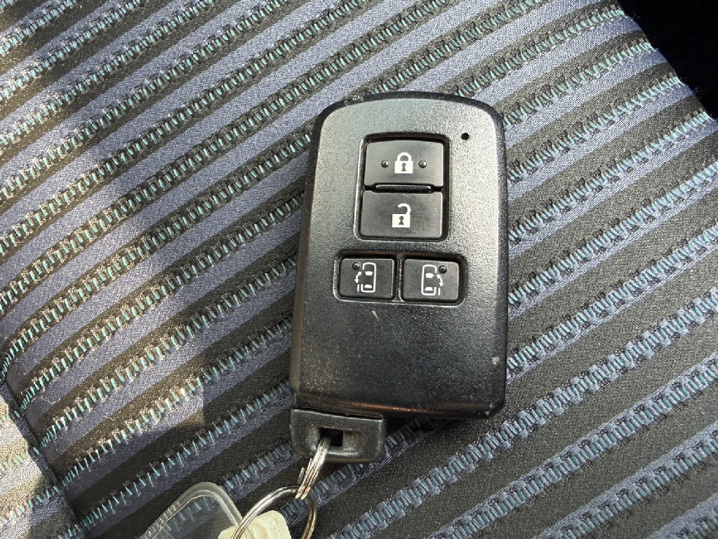 トヨタ ヴォクシー7枚目