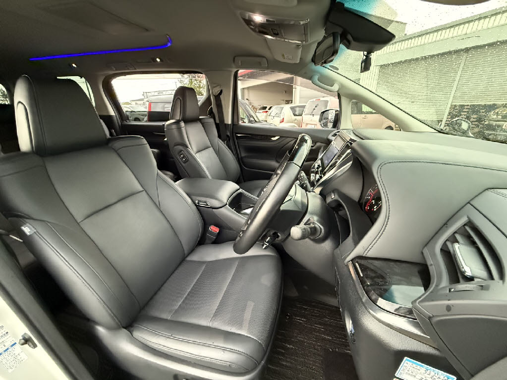 トヨタ アルファード8枚目