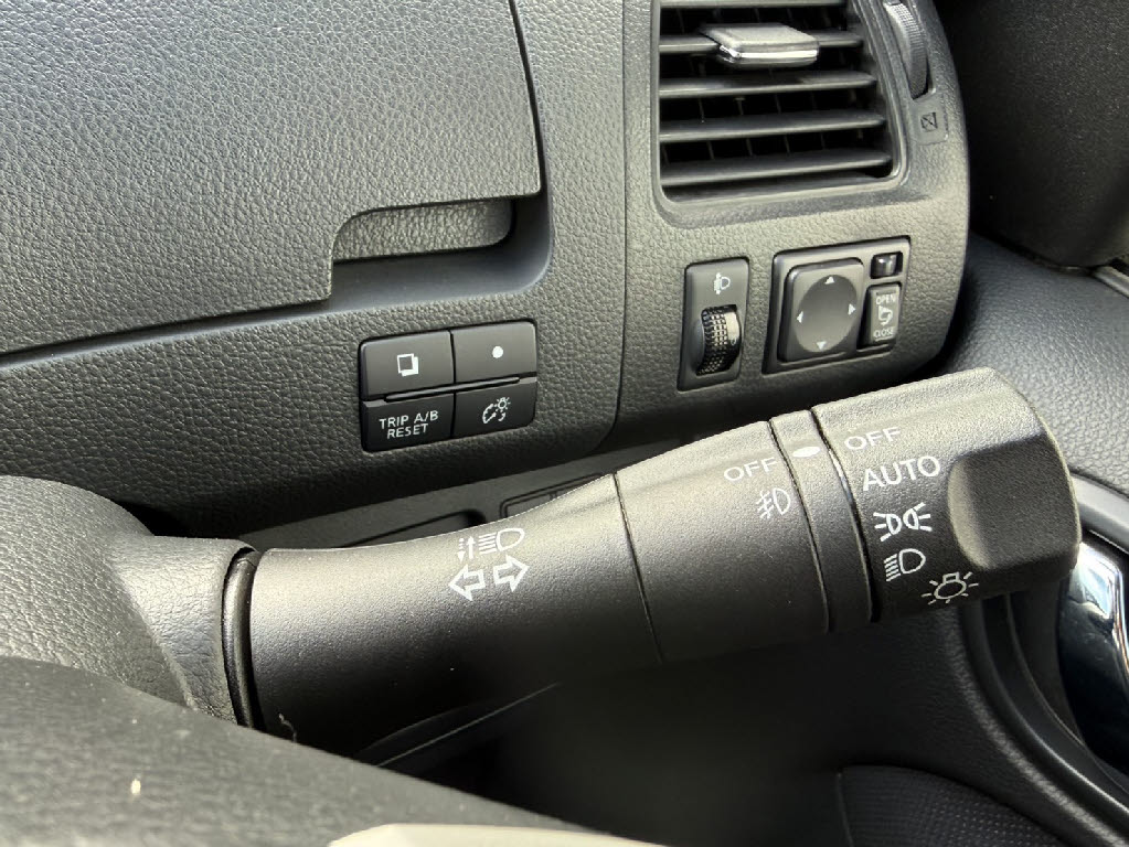 ニッサン セレナ5枚目