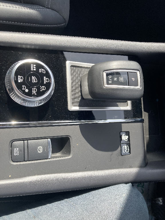 三菱 アウトランダーPHEV9枚目