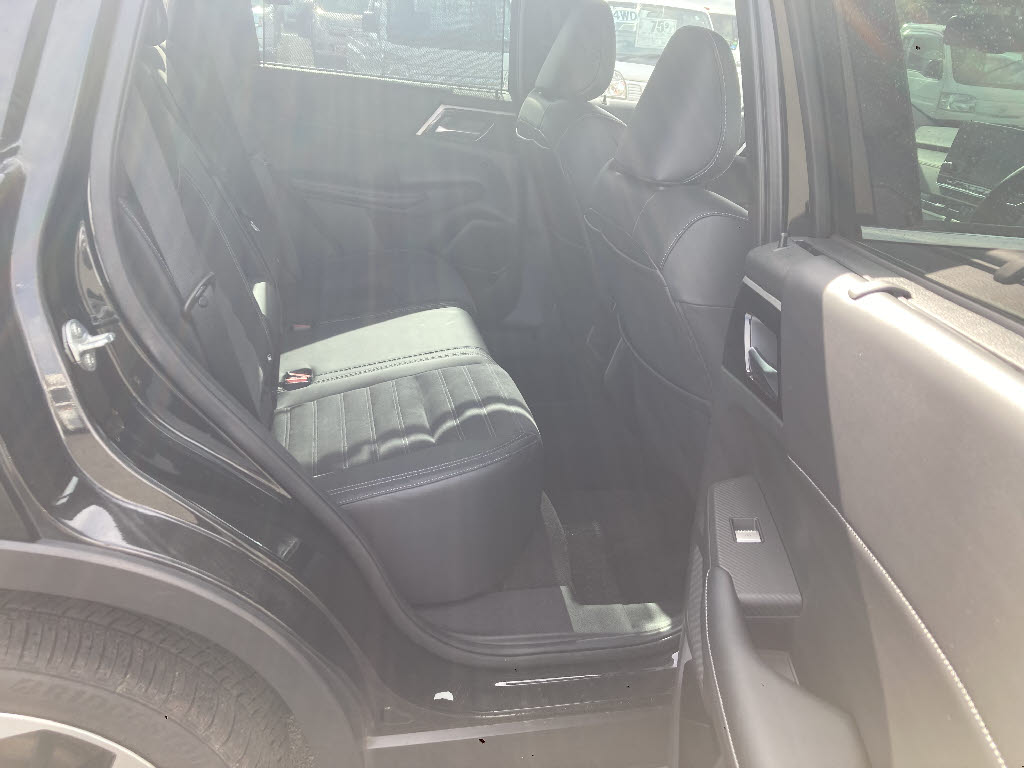 三菱 アウトランダーPHEV16枚目