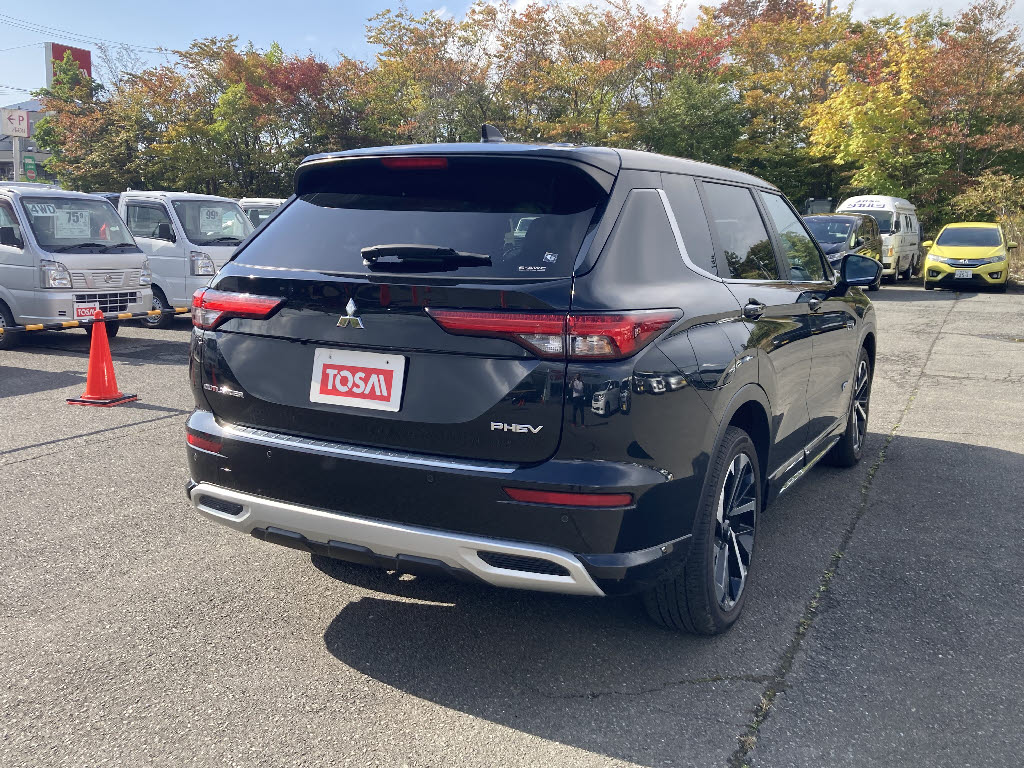 三菱 アウトランダーPHEV1枚目