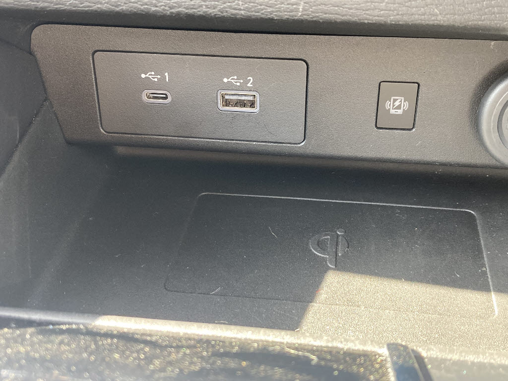 三菱 アウトランダーPHEV6枚目