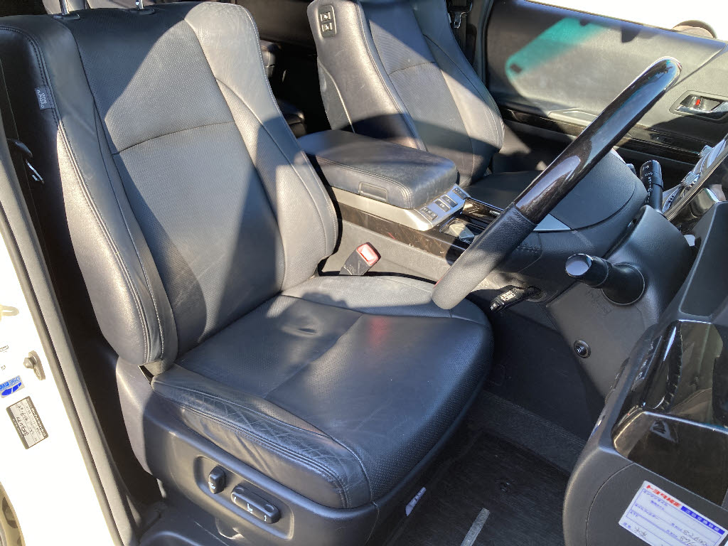 トヨタ アルファード ハイブリッド12枚目