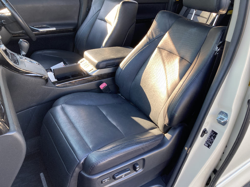 トヨタ アルファード ハイブリッド13枚目