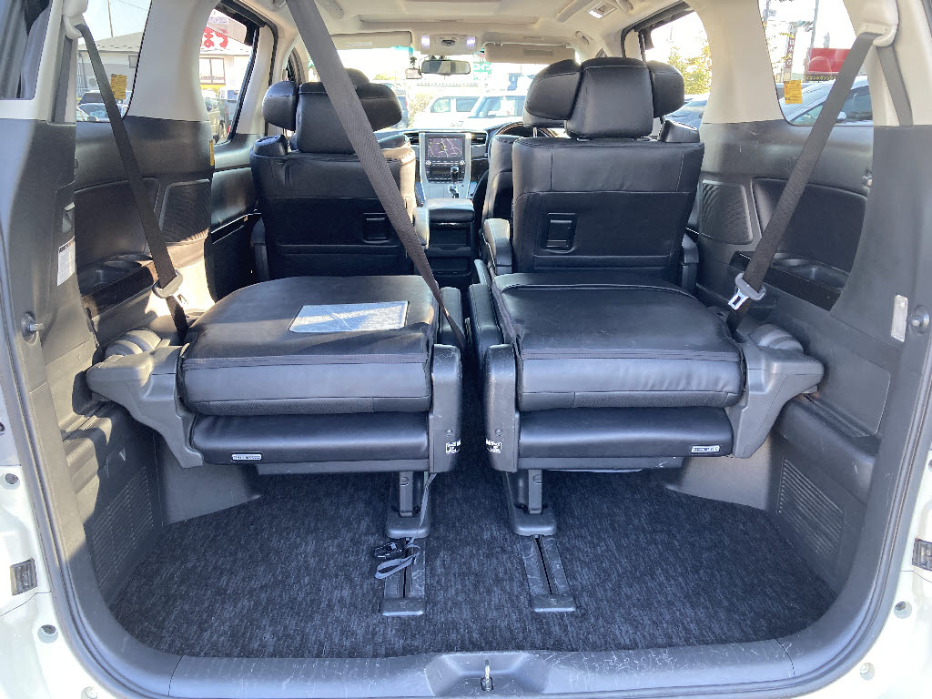 トヨタ アルファード ハイブリッド15枚目