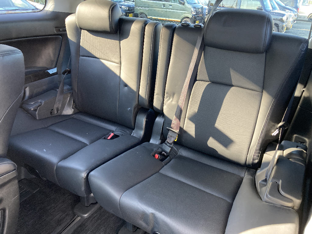 トヨタ アルファード ハイブリッド17枚目