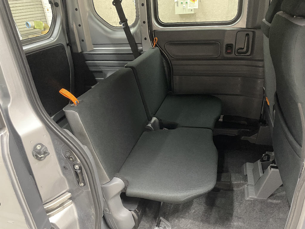 ホンダ N-VAN4枚目