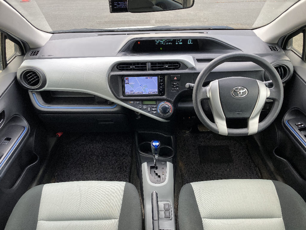 トヨタ アクア2枚目