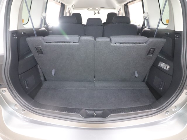 ニッサン ラフェスタ10枚目