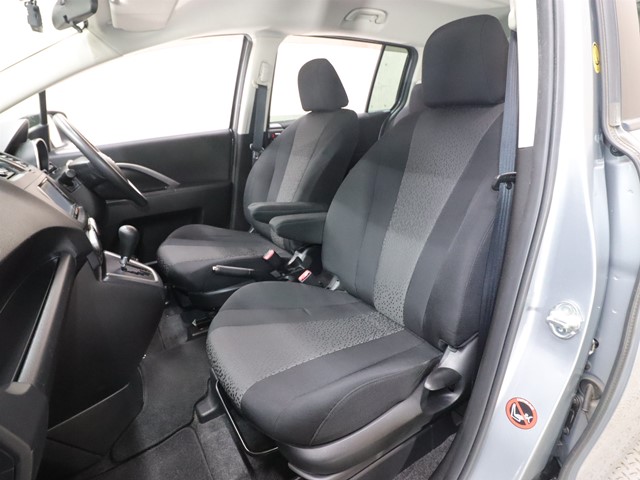 ニッサン ラフェスタ6枚目