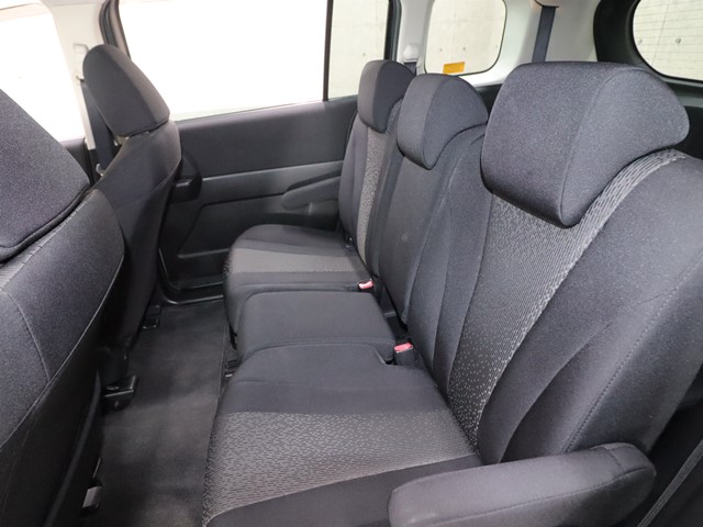 ニッサン ラフェスタ8枚目