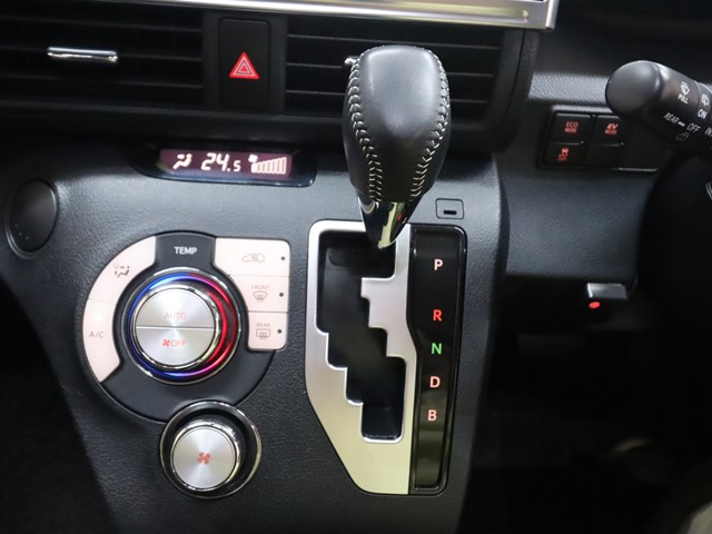 トヨタ シエンタ ハイブリッド15枚目