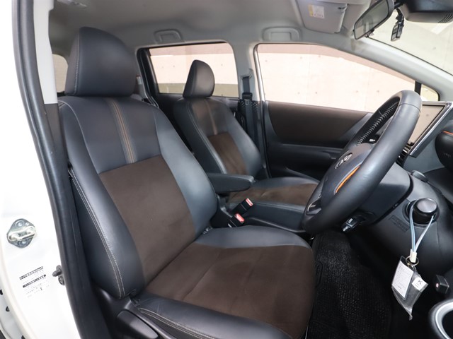 トヨタ シエンタ ハイブリッド3枚目