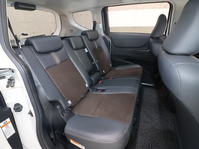 トヨタ シエンタ ハイブリッド4枚目