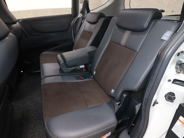 トヨタ シエンタ ハイブリッド6枚目