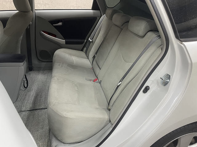 トヨタ プリウス6枚目