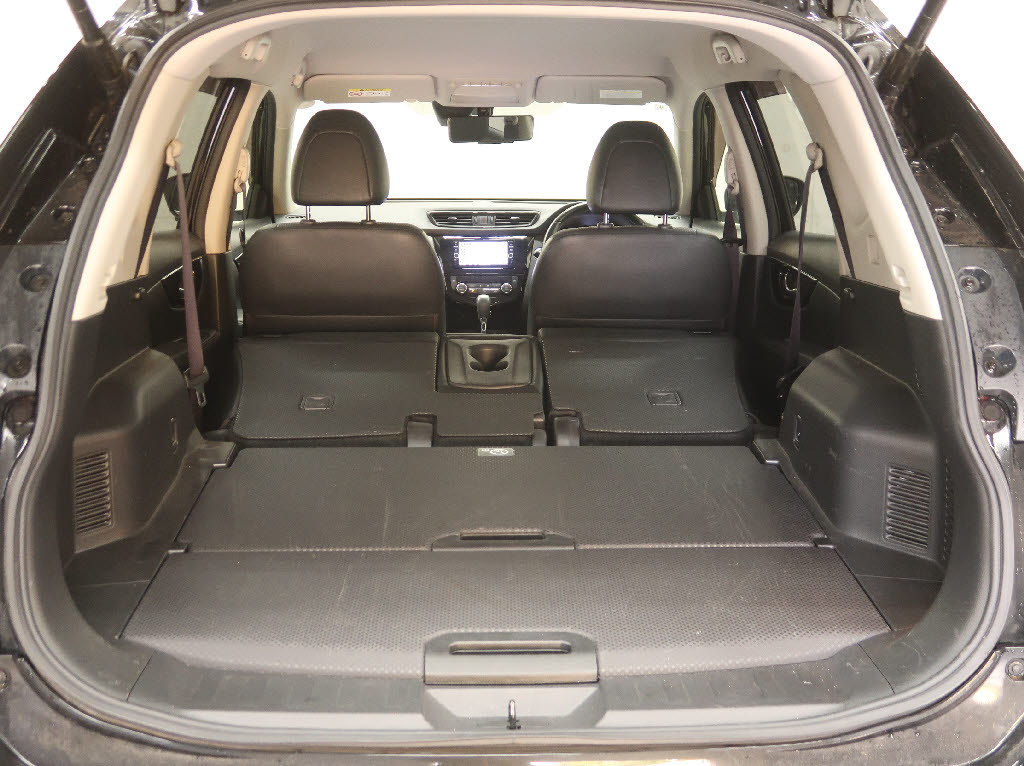 ニッサン エクストレイル14枚目