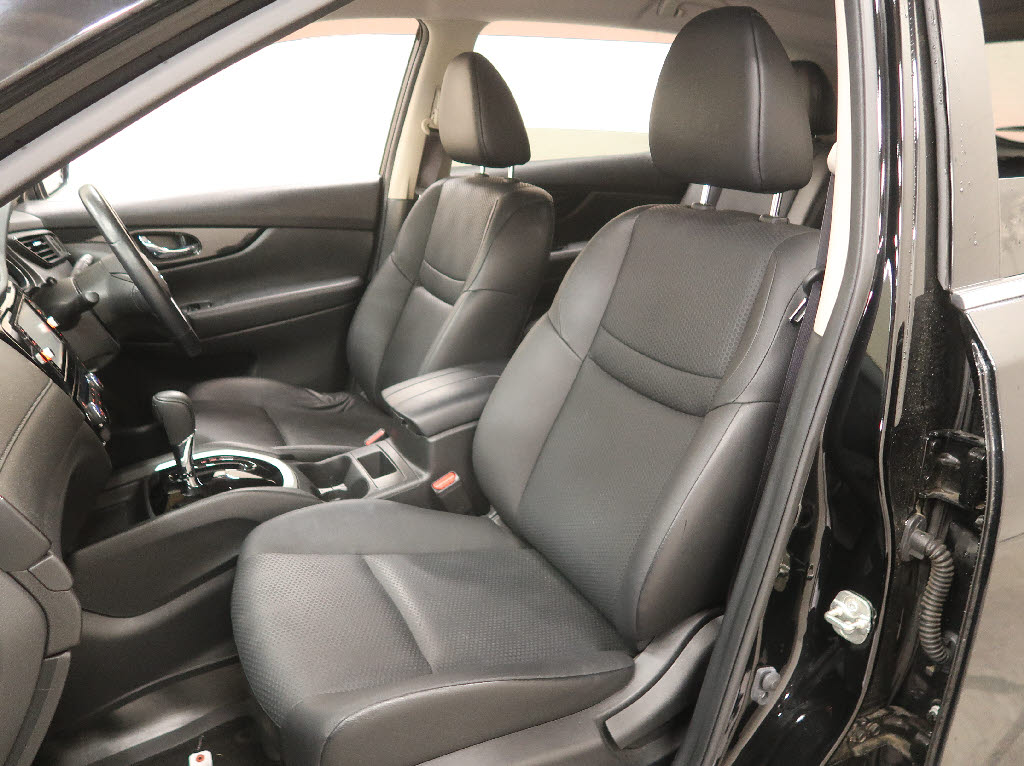 ニッサン エクストレイル4枚目