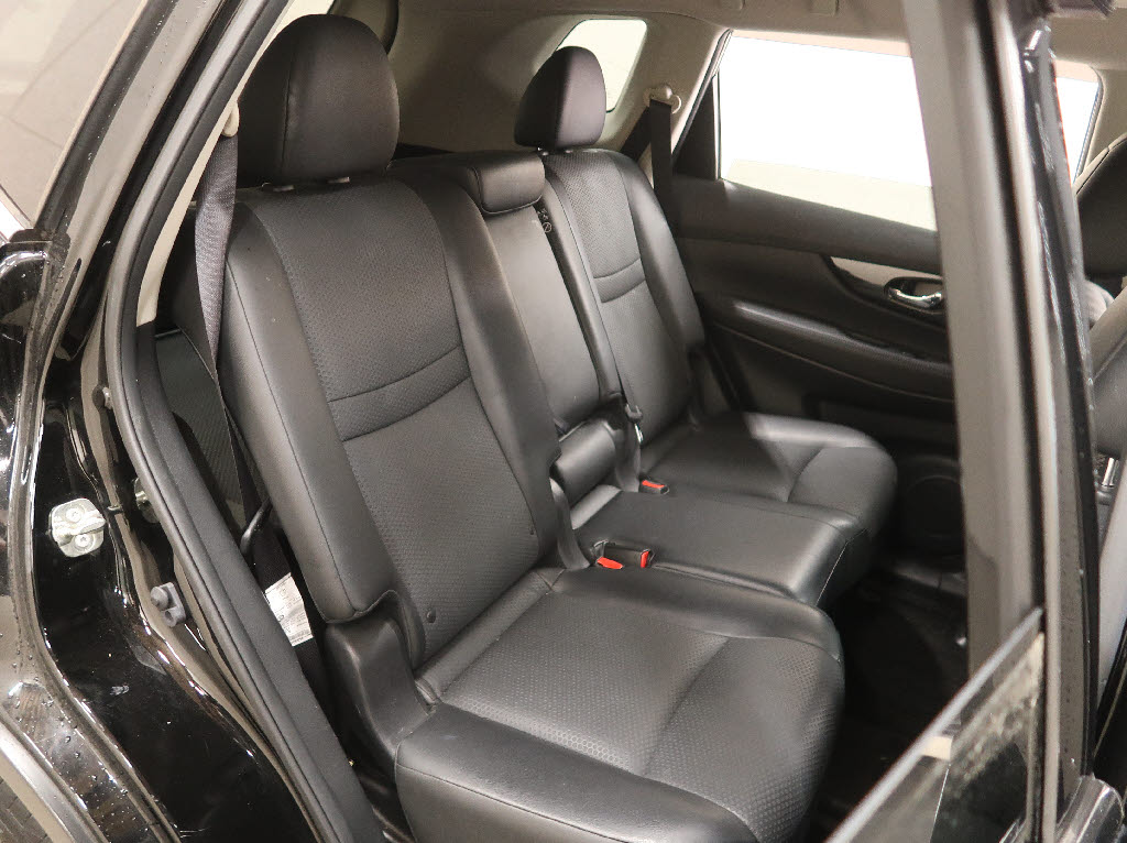 ニッサン エクストレイル6枚目