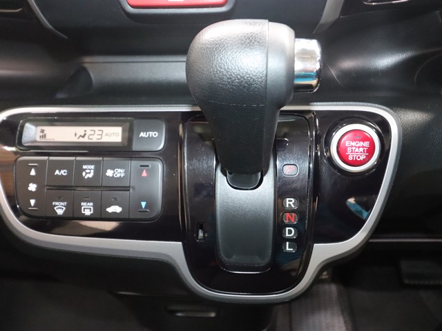 ホンダ N BOXカスタム16枚目