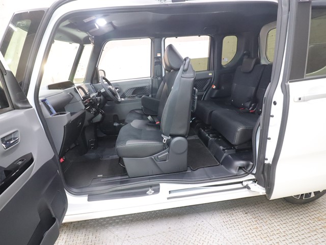 ダイハツ タントカスタム10枚目