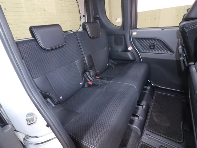 ダイハツ タントカスタム4枚目