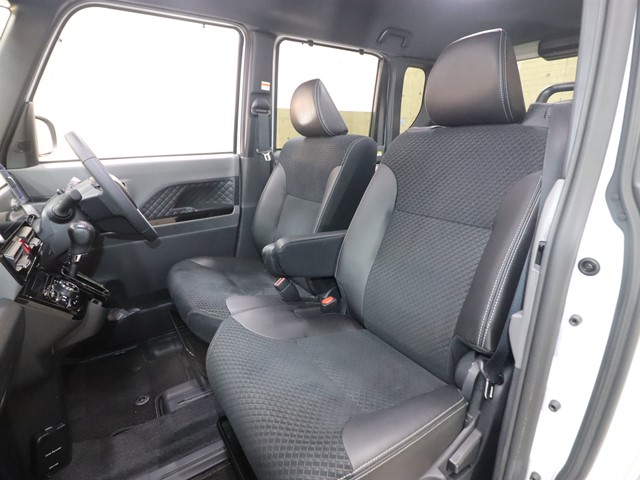 ダイハツ タントカスタム6枚目