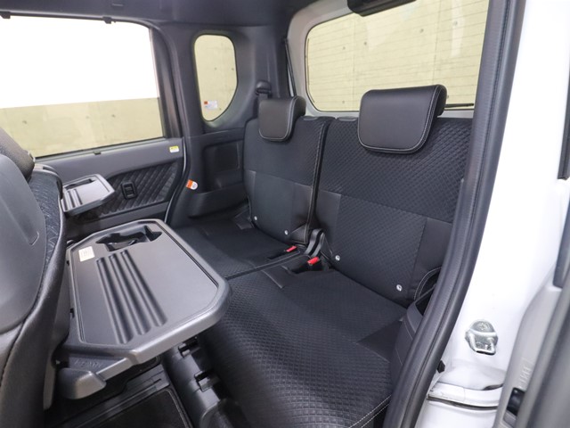 ダイハツ タントカスタム7枚目